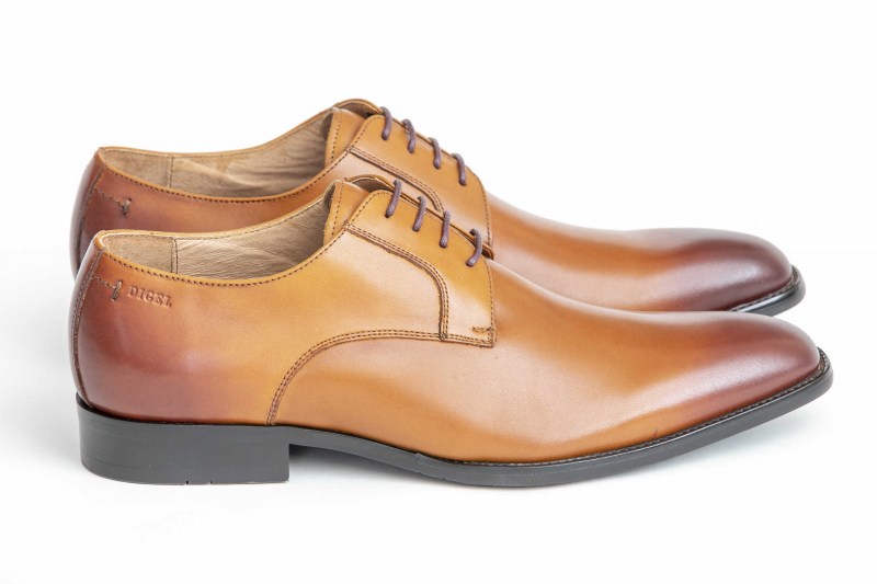 Esküvői öltönyvásárlás az elegancia jegyében Esküvői öltönyvásárlás az elegancia jegyében