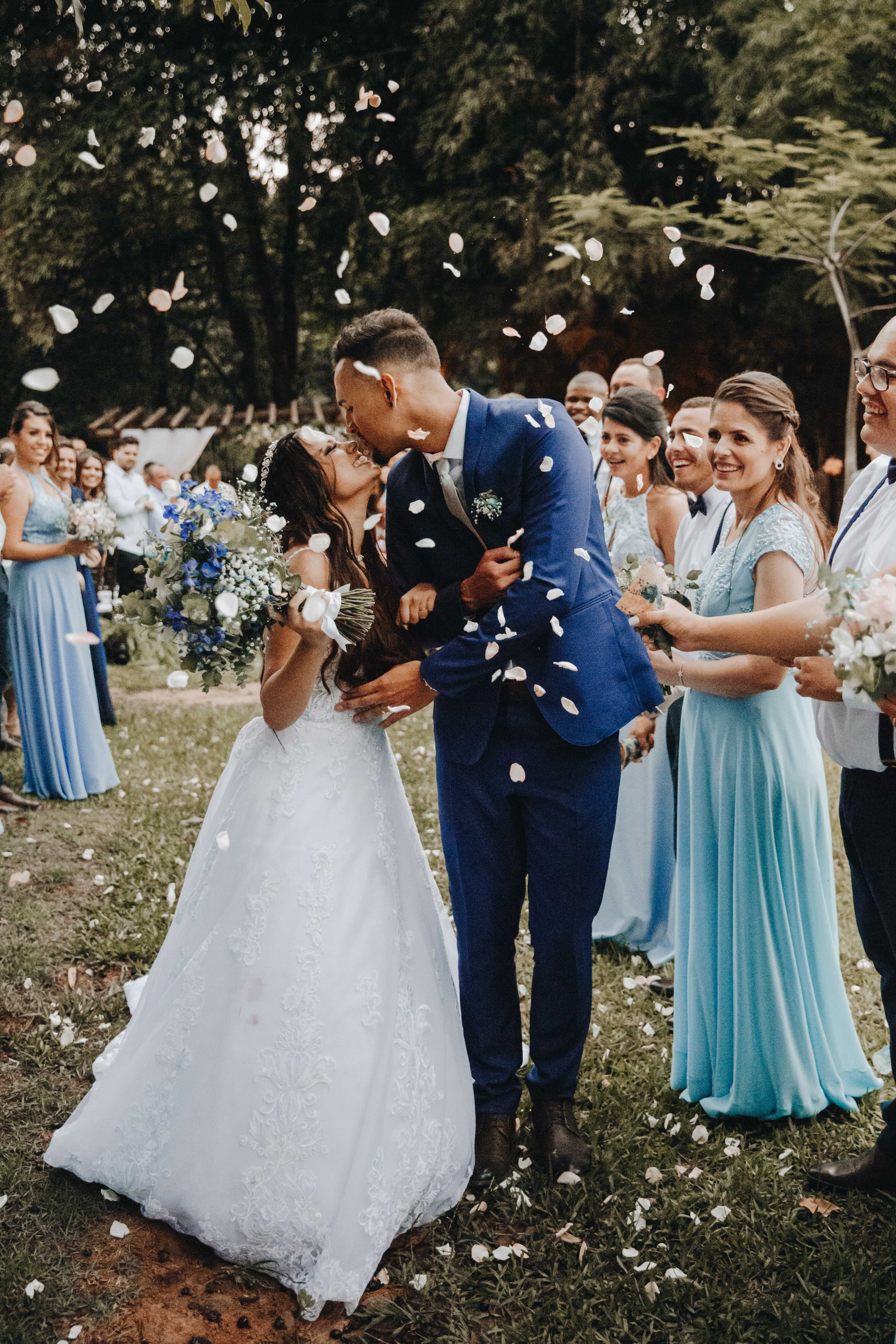 Elegancia és kényelem, avagy az öltönyvásárlás kiegészítői