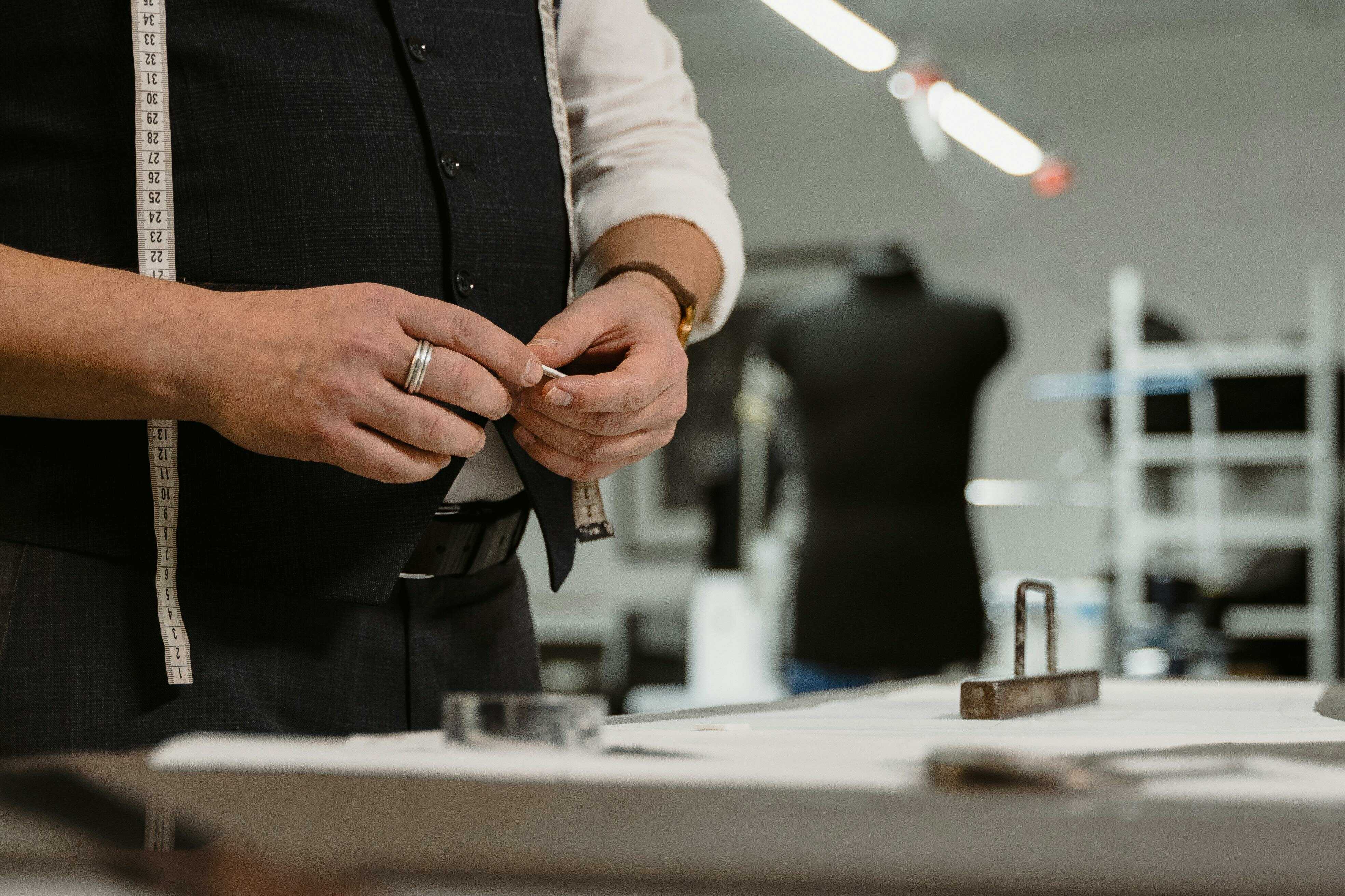 Esküvői öltönyvásárlás az elegancia jegyében Esküvői öltönyvásárlás az elegancia jegyében